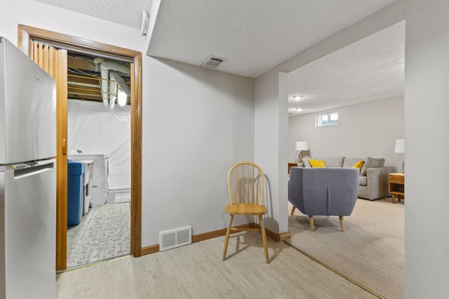 743 Mccallum Drive, New Brighton, MN 55112