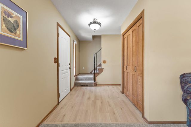 743 Mccallum Drive, New Brighton, MN 55112