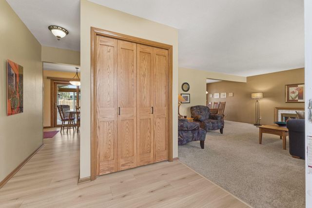 743 Mccallum Drive, New Brighton, MN 55112