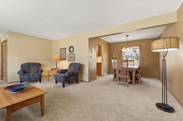 743 Mccallum Drive, New Brighton, MN 55112