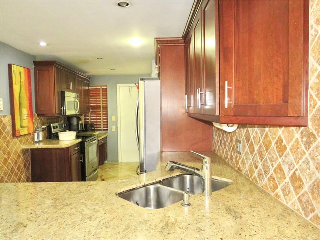 2601 S Palm Aire Drive, Pompano Beach, FL 33069