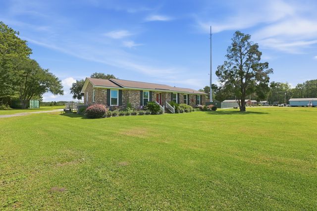 1922 S Live Oak Drive, Moncks Corner, SC 29461