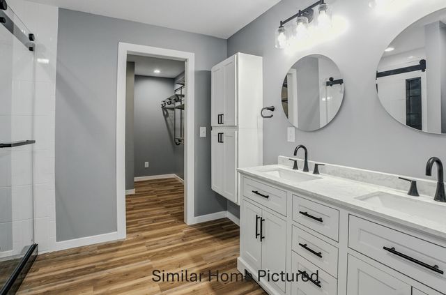 1342 E BIAS LN, Centralia, MO 65240