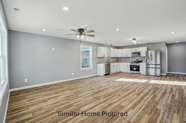 1342 E BIAS LN, Centralia, MO 65240