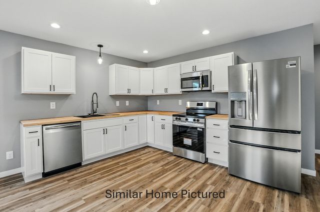 1342 E BIAS LN, Centralia, MO 65240