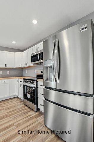 1342 E BIAS LN, Centralia, MO 65240