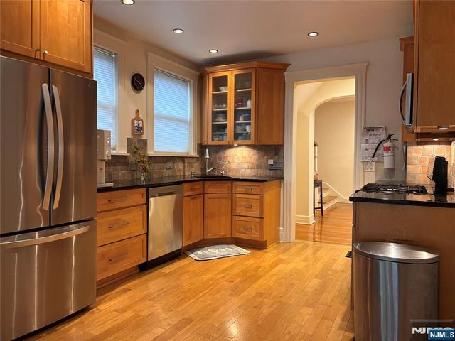 325 Sylvan Avenue, Leonia, NJ 07605