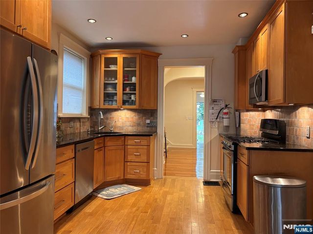 325 Sylvan Avenue, Leonia, NJ 07605
