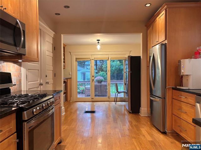 325 Sylvan Avenue, Leonia, NJ 07605