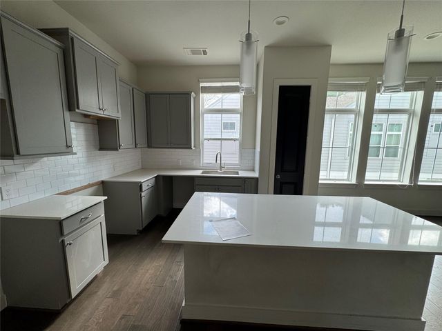 6033 Cypress Street, Houston, TX 77074