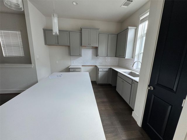 6033 Cypress Street, Houston, TX 77074