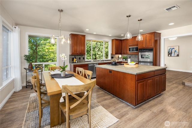 16315 Inglewood Place NE, Kenmore, WA 98028