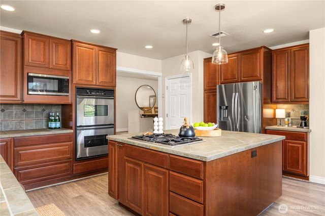 16315 Inglewood Place NE, Kenmore, WA 98028