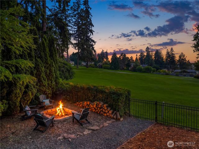 16315 Inglewood Place NE, Kenmore, WA 98028