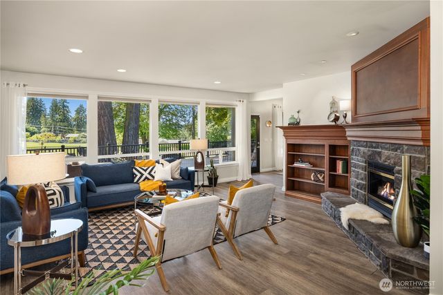 16315 Inglewood Place NE, Kenmore, WA 98028