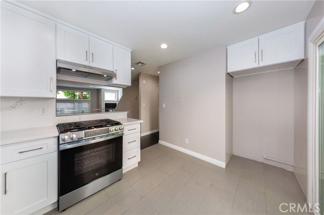 14937 Sherman Way 5, Van Nuys (los Angeles), CA 91405