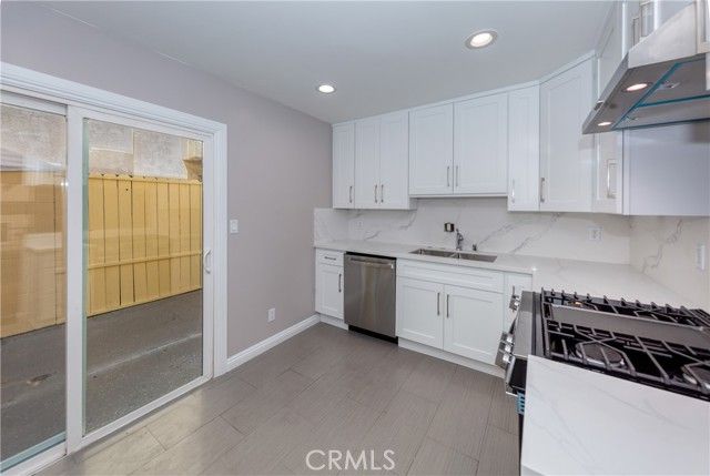 14937 Sherman Way 5, Van Nuys (los Angeles), CA 91405