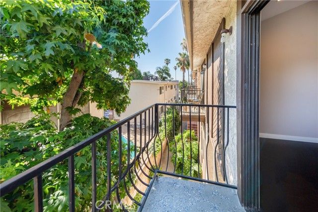 14937 Sherman Way 5, Van Nuys (los Angeles), CA 91405