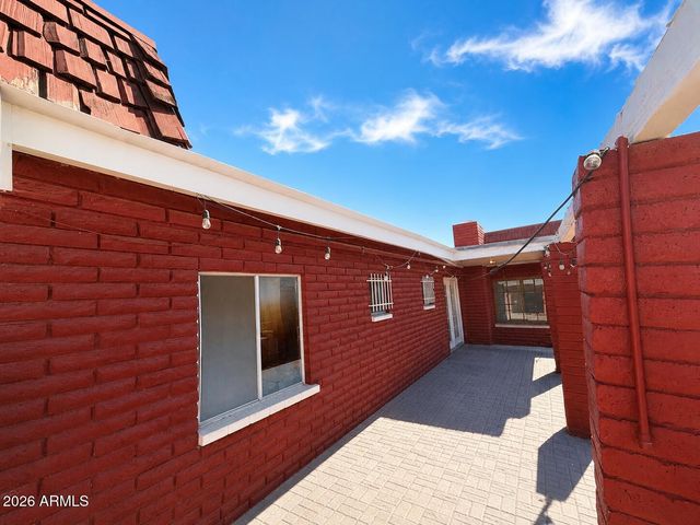 6411 W VERDE Lane, Phoenix, AZ 85033