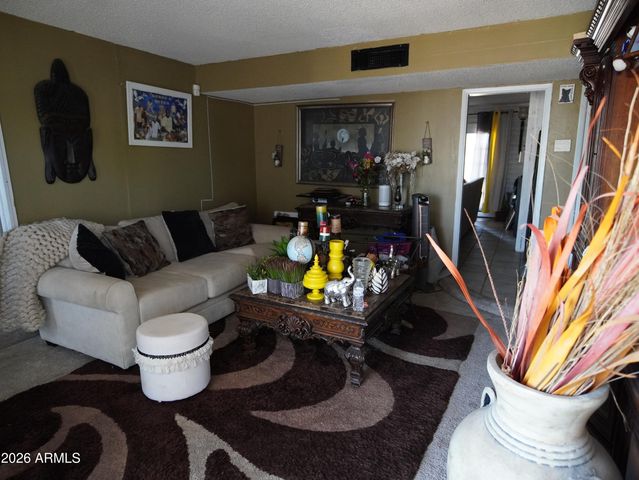 6411 W VERDE Lane, Phoenix, AZ 85033