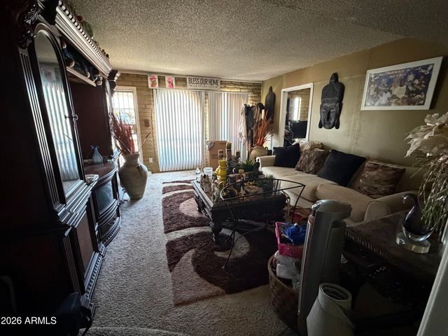 6411 W VERDE Lane, Phoenix, AZ 85033