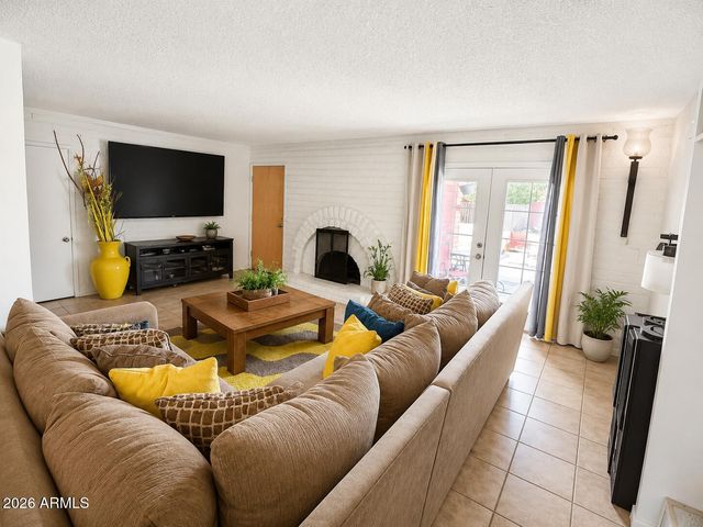 6411 W VERDE Lane, Phoenix, AZ 85033