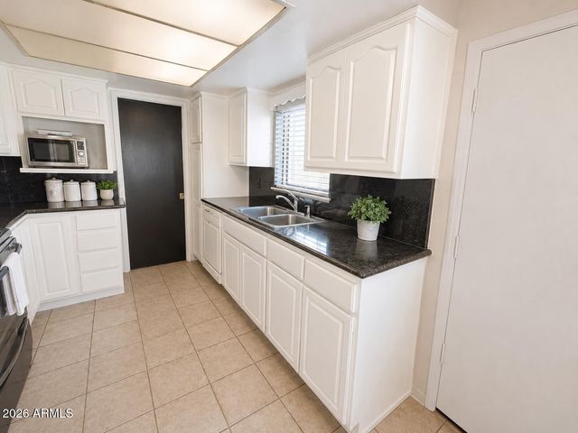 6411 W VERDE Lane, Phoenix, AZ 85033