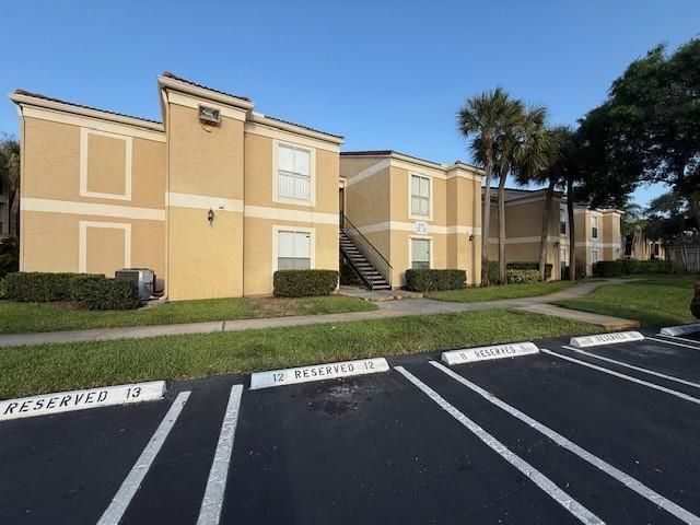 899 W Riverside Drive 611, Coral Springs, FL 33071