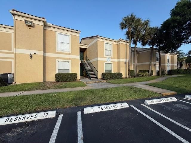 899 W Riverside Drive 611, Coral Springs, FL 33071