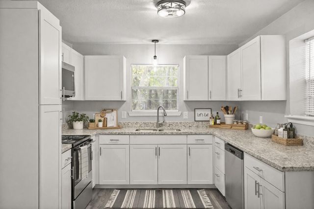 17078 Oak Grove Lane, New Caney, TX 77357