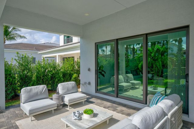 13710 Artisan Circle, Palm Beach Gardens, FL 33418