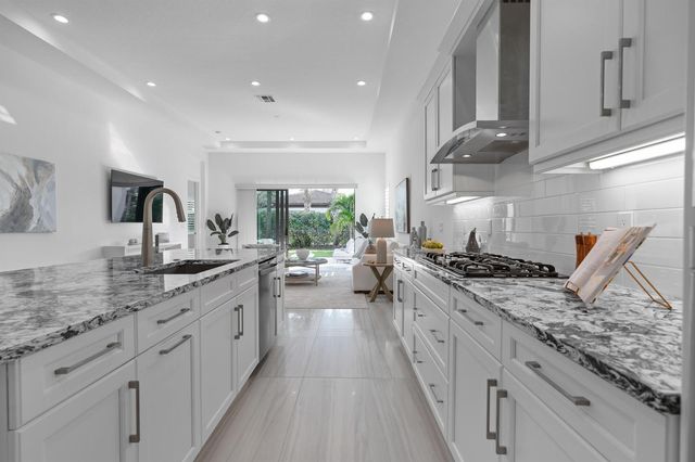 13710 Artisan Circle, Palm Beach Gardens, FL 33418