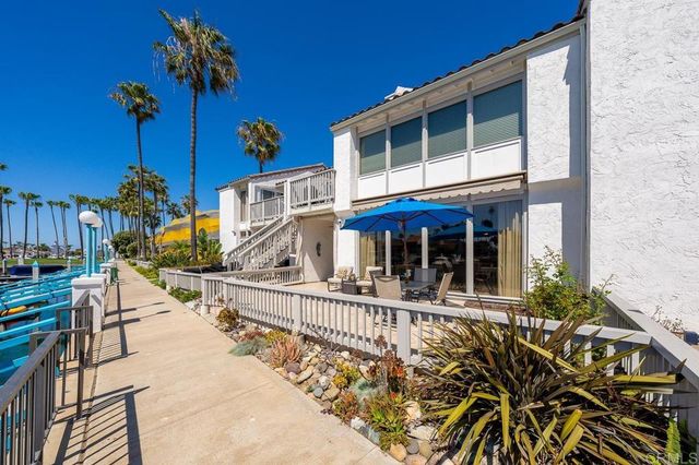 85 Kingston Court W, Coronado, CA 92118