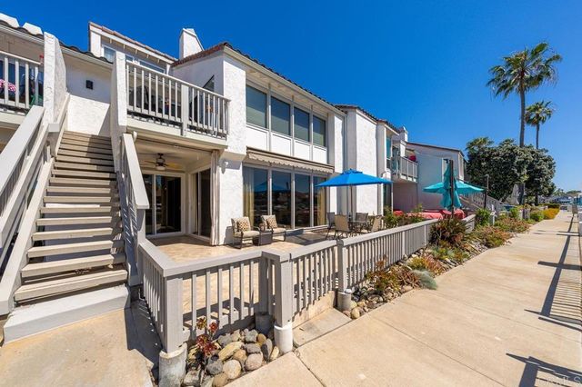 85 Kingston Court W, Coronado, CA 92118