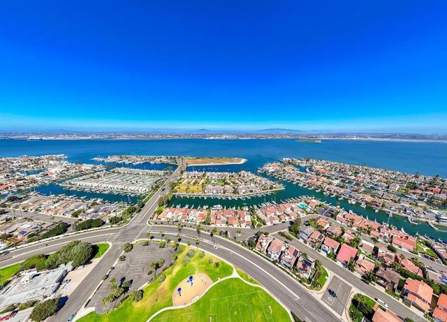 85 Kingston Court W, Coronado, CA 92118