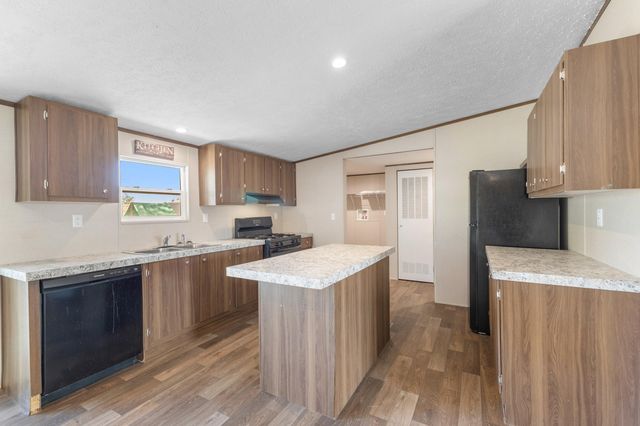 16 Serafin Road, Belen, NM 87002