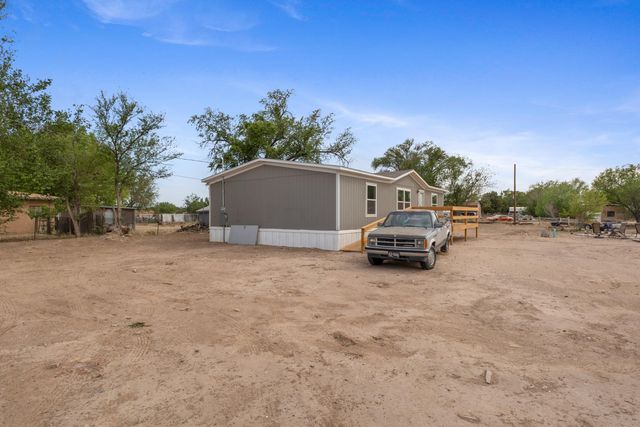 16 Serafin Road, Belen, NM 87002