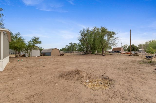 16 Serafin Road, Belen, NM 87002