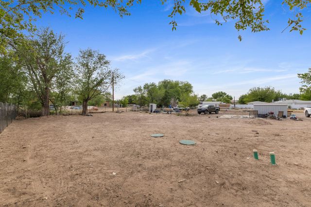 16 Serafin Road, Belen, NM 87002
