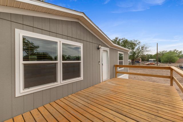 16 Serafin Road, Belen, NM 87002
