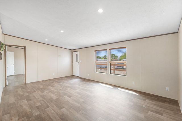 16 Serafin Road, Belen, NM 87002