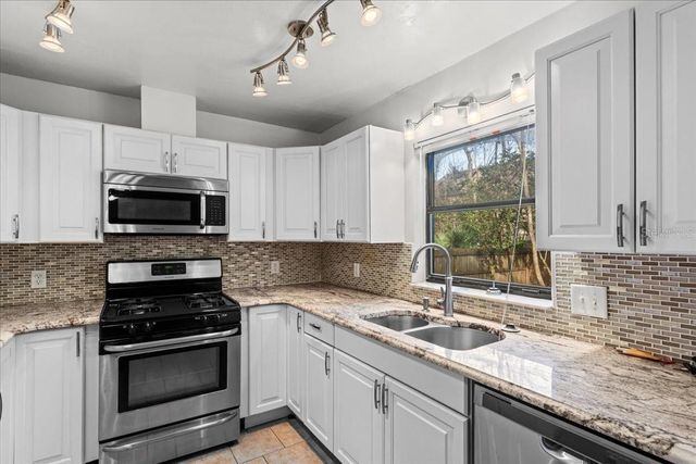 1110 SW 19TH PLACE, Gainesville, FL 32601