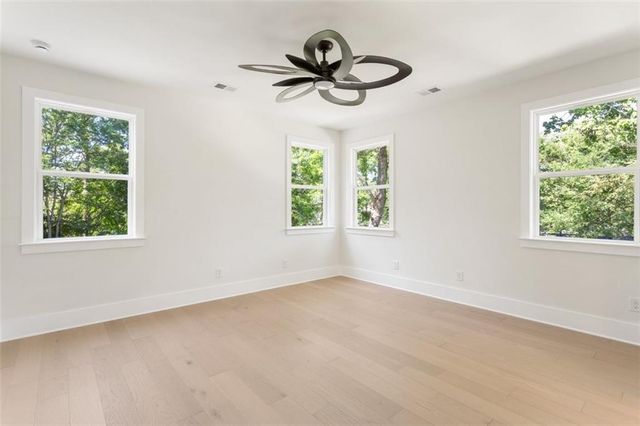 962 Mclinden Avenue SE, Smyrna, GA 30080