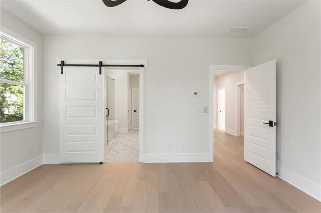 962 Mclinden Avenue SE, Smyrna, GA 30080