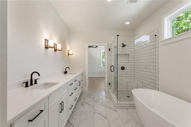 962 Mclinden Avenue SE, Smyrna, GA 30080
