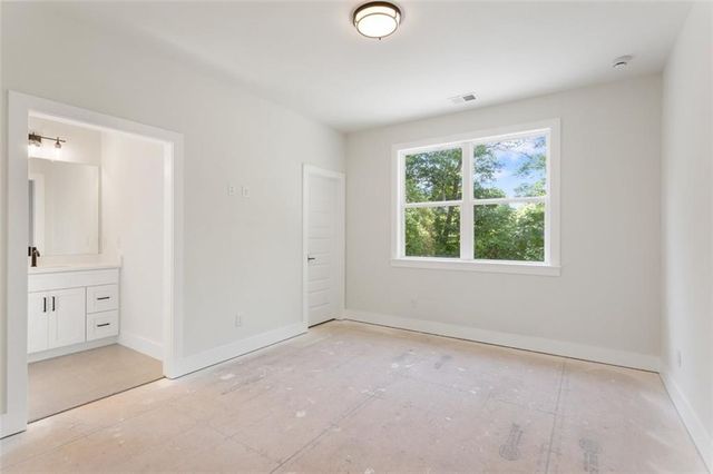 962 Mclinden Avenue SE, Smyrna, GA 30080