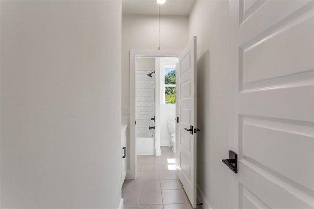 962 Mclinden Avenue SE, Smyrna, GA 30080