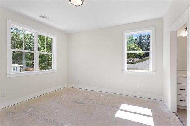 962 Mclinden Avenue SE, Smyrna, GA 30080