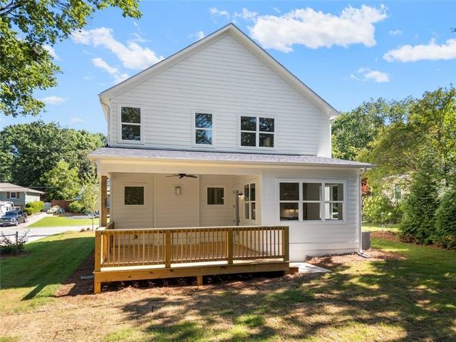 962 Mclinden Avenue SE, Smyrna, GA 30080