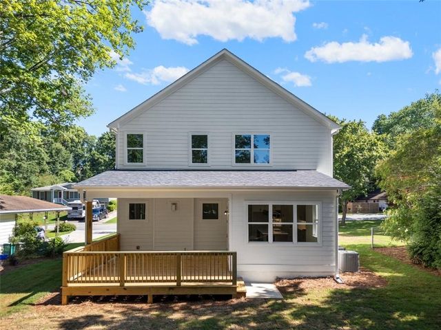 962 Mclinden Avenue SE, Smyrna, GA 30080